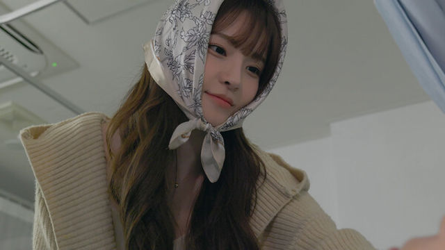 Hình ảnh gameplay Five Hearts Under One Roof season2-GoldBerg